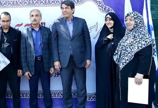 تجلیل از خانواده اولین شهید پزشک جمهوری اسلامی با حضور معاون رئیس جمهور در کرمان