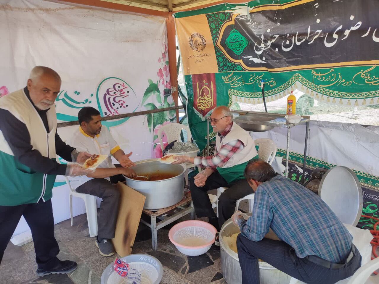 موکب خدام الرضا؛ تجلی عشق و خدمت بیمنت به زائران رضوی