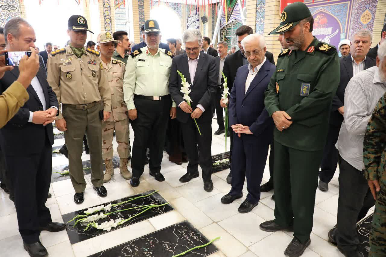 مراسم غبارروبی گلزار شهدا در خراسان شمالی انجام شد