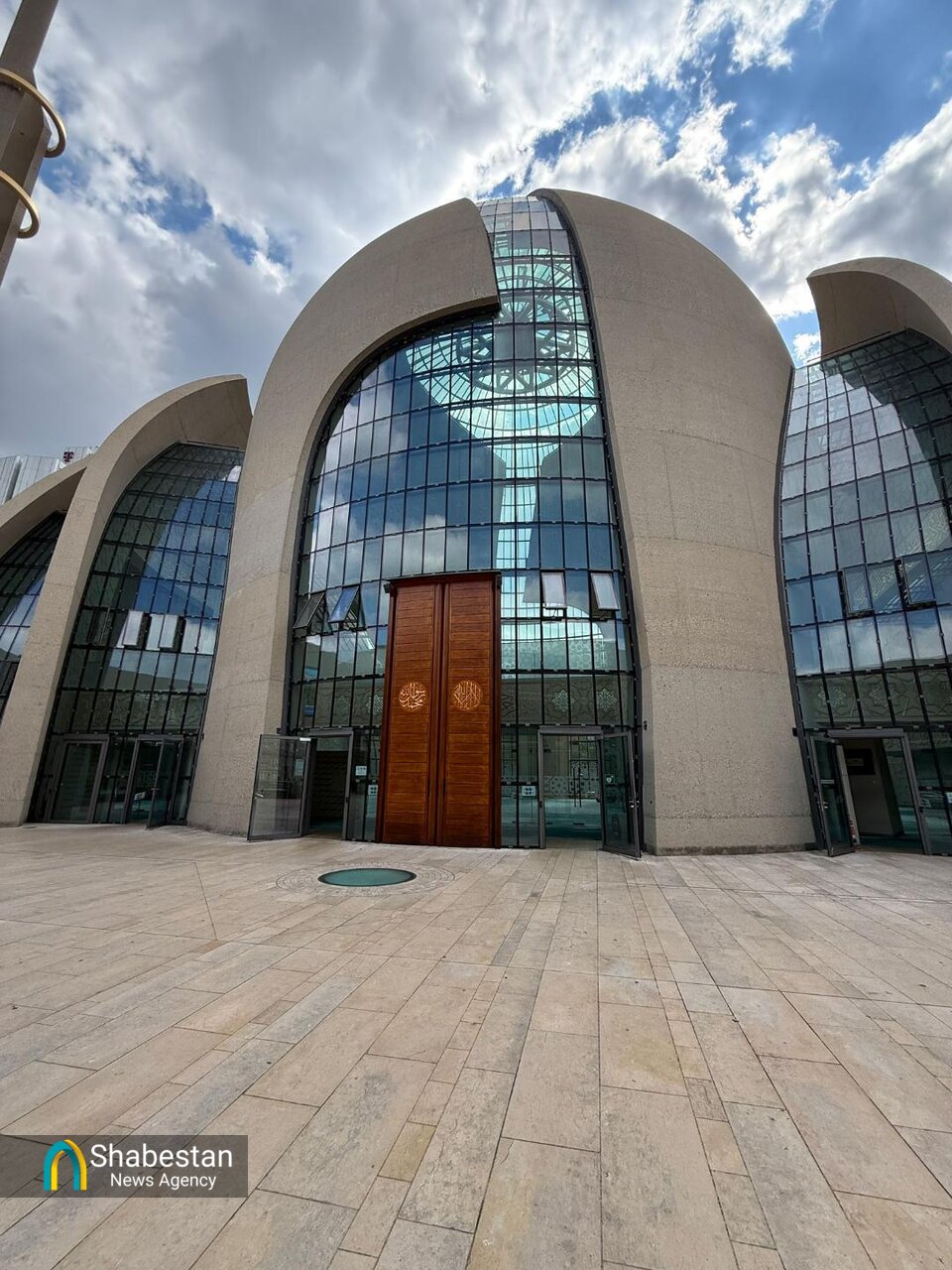 گنبدی شفاف در قلب کلن؛ مسجدی که قصه هم‌زیستی را روایت می‌کند