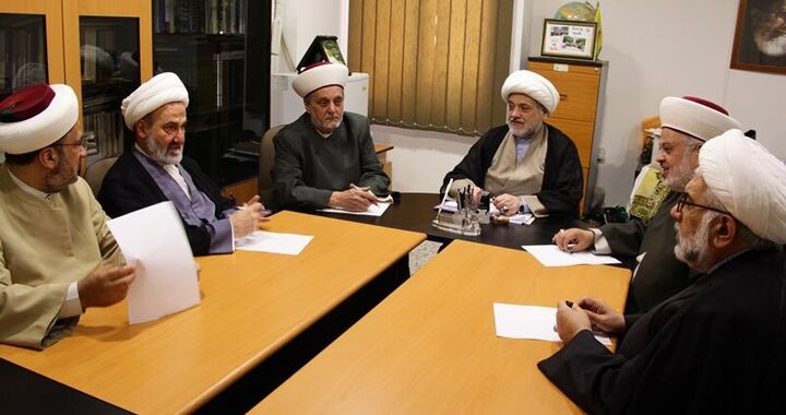 تا زمانی سرزمین‌های اشغالی آزاد و تجاوزات متوقف نشود، سلاح مقاومت قابل بحث نیست