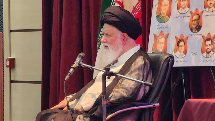 دانشگاه‌ها خط مقدم مقابله با جنگ ترکیبی دشمن هستند