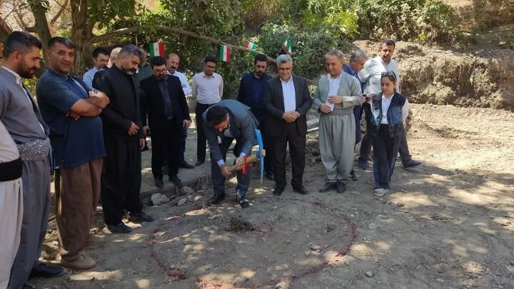 کلنگ‌زنی احداث رستوران در آبشار شلماش سردشت