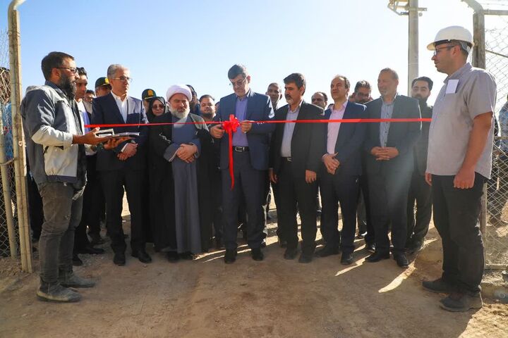 افتتاح نیروگاه خورشیدی ۳ مگاواتی شهرستان ابرکوه با اعتباری بالغ بر ۱۰۰۰ میلیارد ریال
