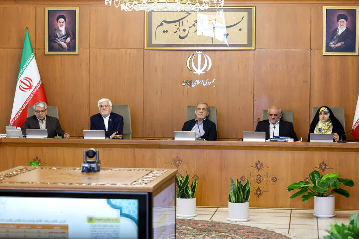 قدردانی دکتر پزشکیان از تلاش‌های وزیر و وزارت امور خارجه در زمینه مذاکرات