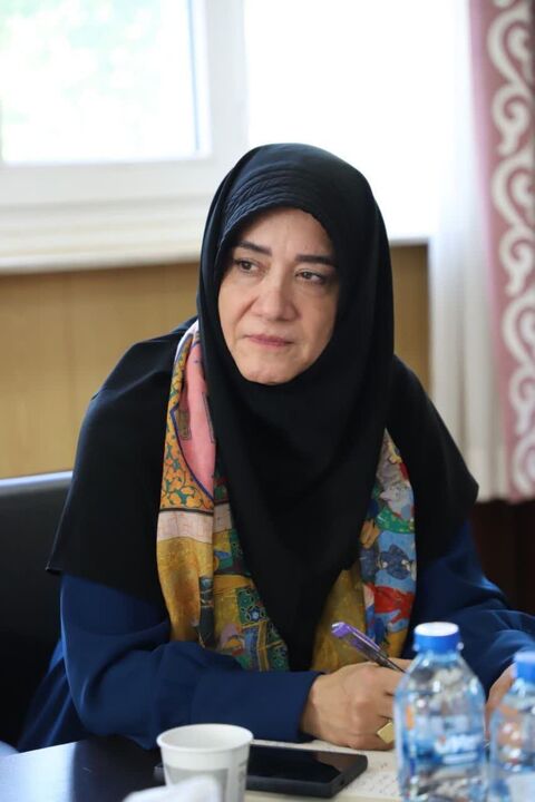 تسهیل‌گری قانونی و بیمه هنرمندان صنایع دستی در اولویت قرار دارد