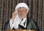 حل مشکلات معیشتی مردم، دشمن را به عقب‌نشینی وادار می‌کند