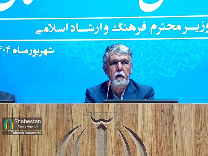 فرهنگ را باید به عنوان راهبرد حل مسائل دید نه موضوع تزئینی و حاشیه‌ای