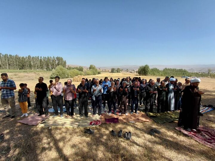 چشم به آسمان، دل به خدا / نماز باران در دل خشکسالی