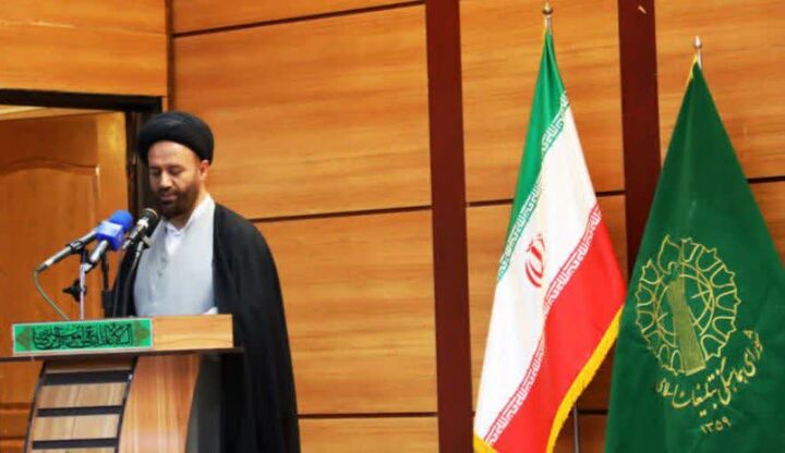 با روحیه انقلابی، جهادی و تبعیت از ولایت می‌توانیم از مشکلات عبور کنیم