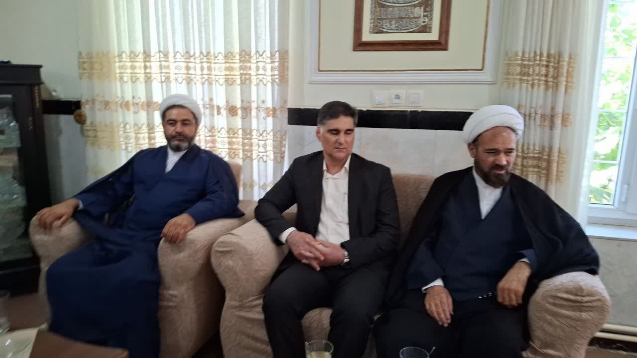 دیدار و تجلیل از خانواده معظم شهدا در پاوه