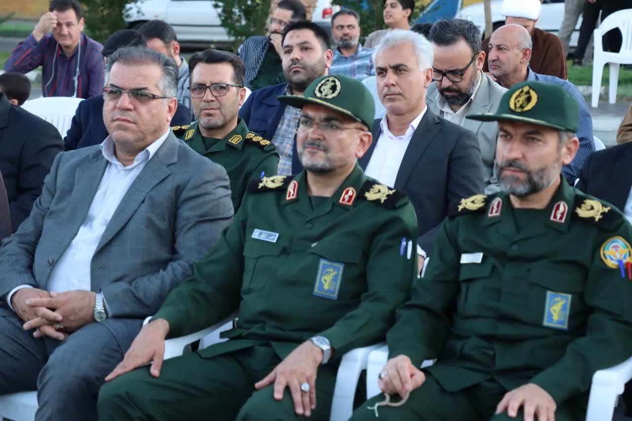 اهتزاز پرچم کنگره ملی بزرگداشت سه هزار شهید استان سمنان