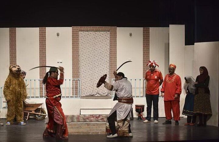 «مدرسه‌ای به وسعت ایران زمین» در جشنواره نمایش‌های آیینی و سنتی