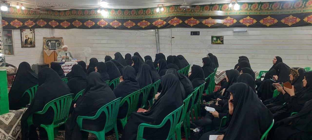 جریان‌های انحرافی، ذهن جوانان را از دین و اهل بیت دور می‌کنند