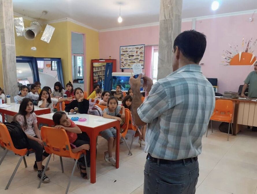 اجرای برنامه «شگفتی‌های آزمایشگاه علوم» در کانون پرورش فکری سنندج