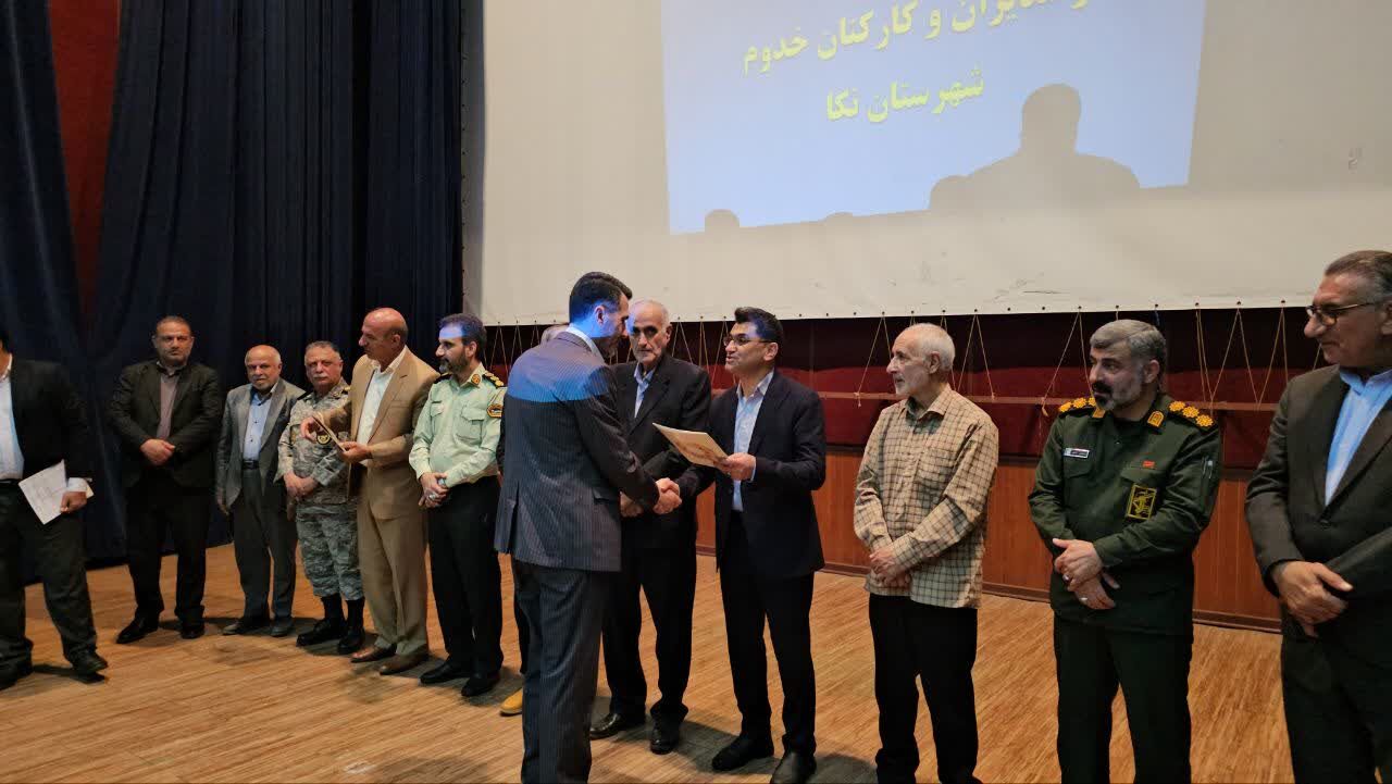 خون شهدا هدایتگر و بیمه کننده جامعه در برابر دشمنان است