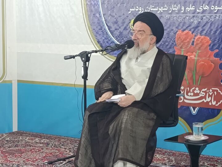 شهدا و علما، شناسنامه هویتی کشور / توان موشکی مایه عزت و اقتدار