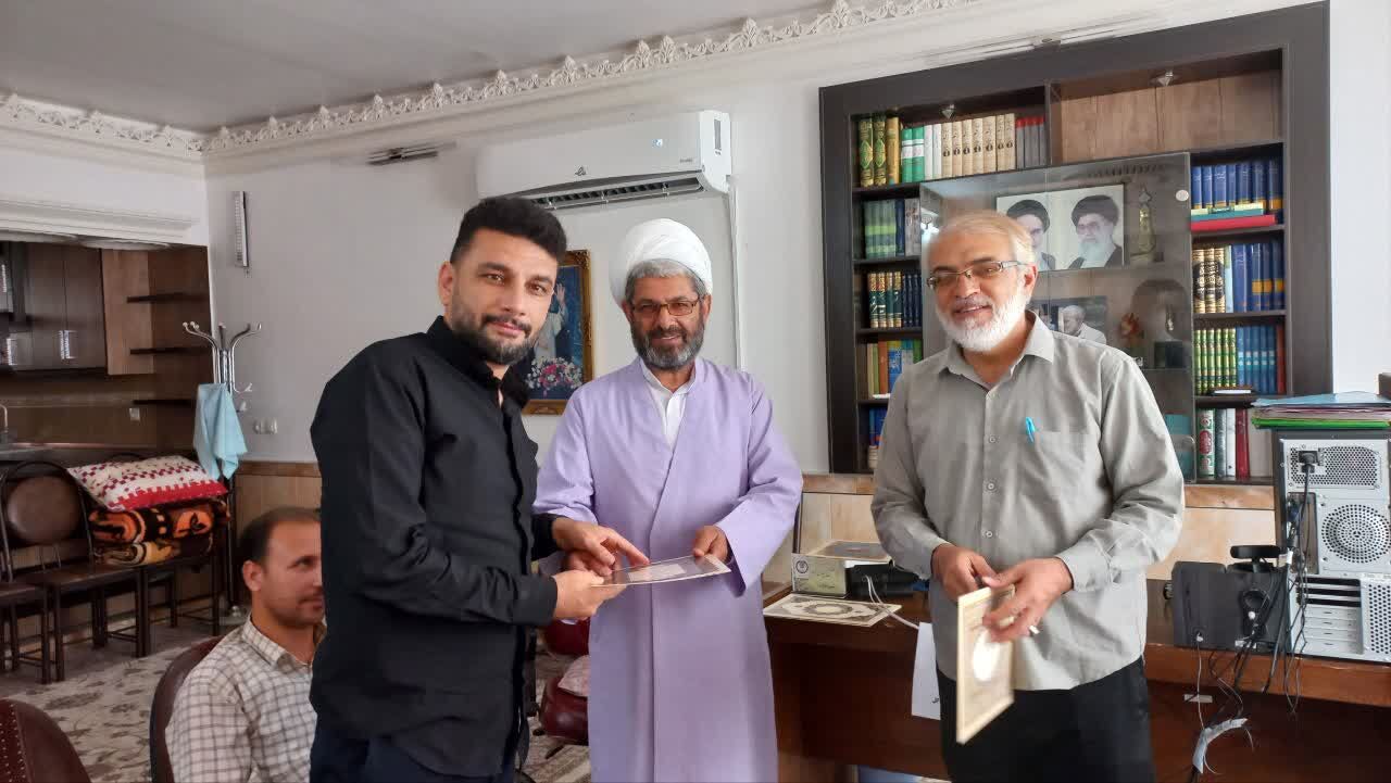 نشست کانون مداحان آران و بیدگل با محوریت ویژه برنامههای «امت احمد؛ اسوه مقاومت» برگزار شد