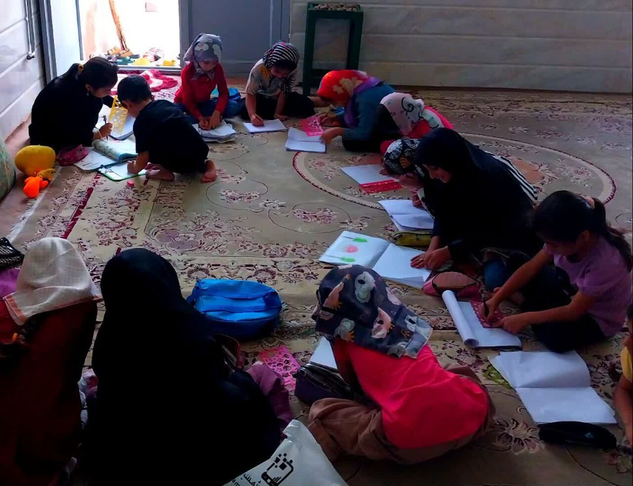 انس بچه‌های روستای اسحاق آباد با مسجد؛ از «روز بازی» تا نظافت هفتگی مسجد