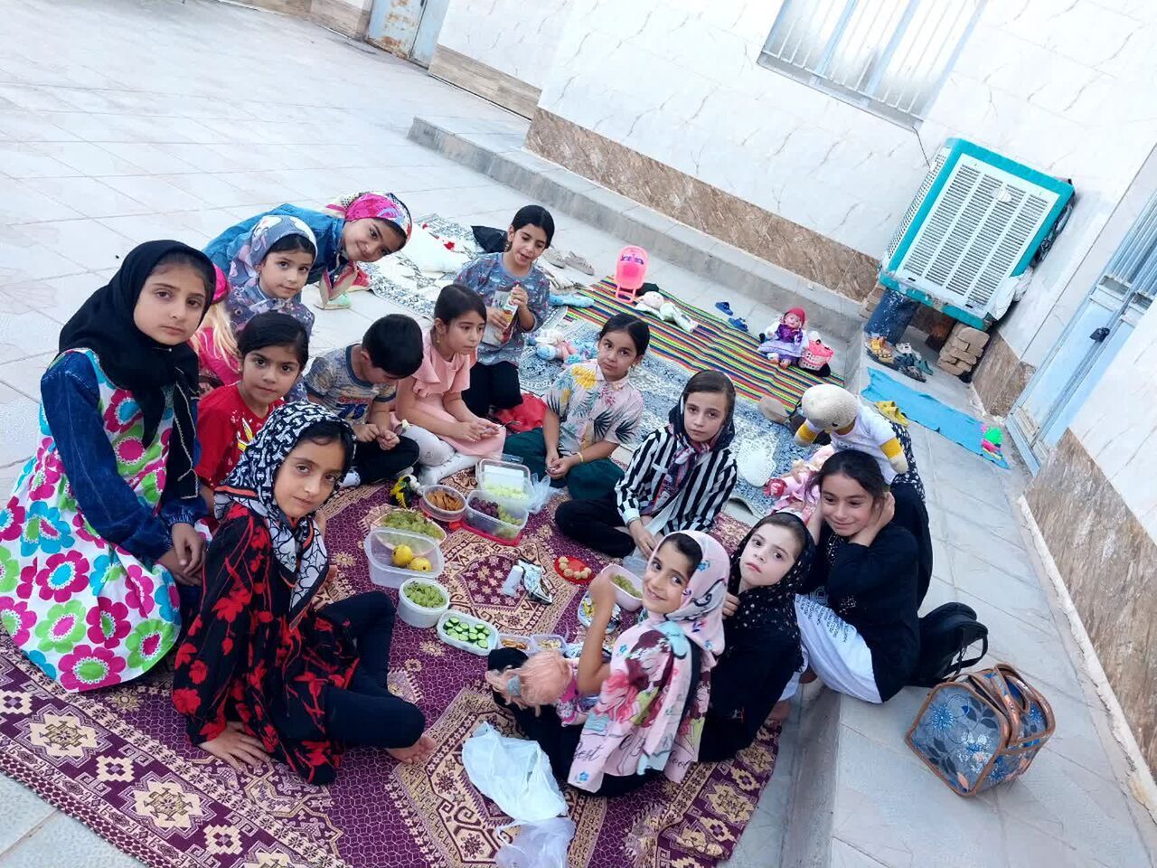 انس بچه‌های روستای اسحاق آباد با مسجد؛ از «روز بازی» تا نظافت هفتگی مسجد