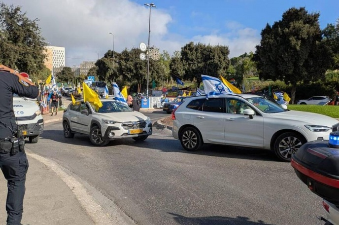 تظاهرات خانواده‌های اسرای اسرائیلی اطراف منزل نتانیاهو+ عکس