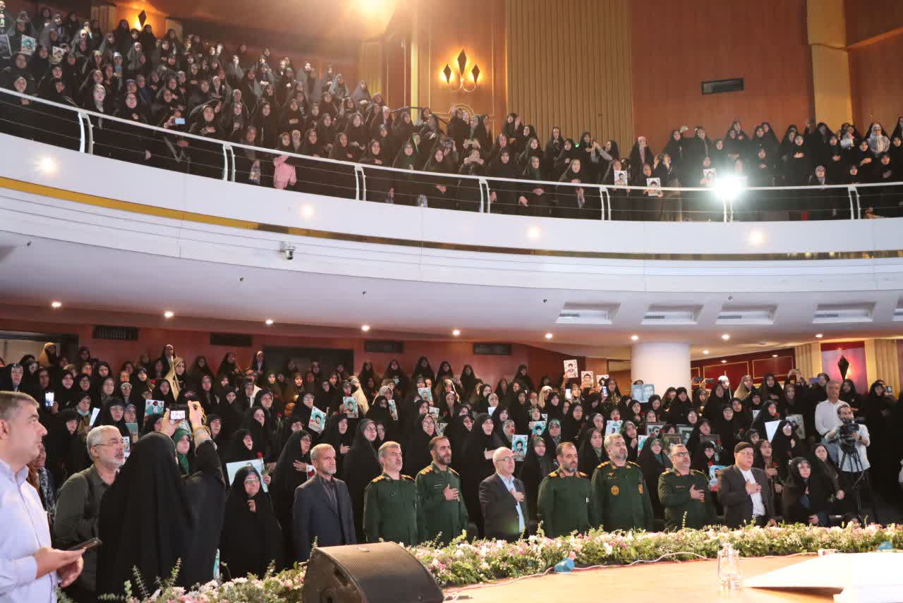 اجلاسیه شهدای زن گیلان با روایت پرچمداری حماسه و ایثار زنان برگزار شد