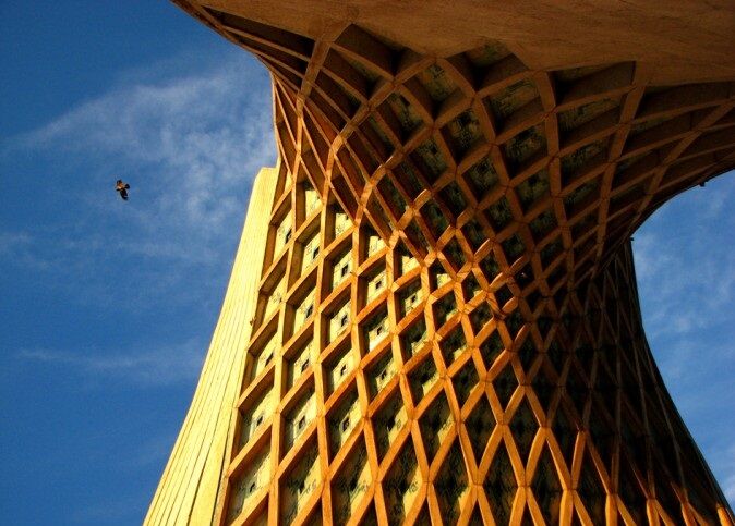 نگاهی به برگزاری بزرگترین کارگاه آموزشی «ایران من» در برج آزادی