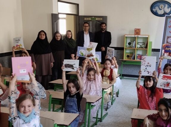 آغاز اجرای طرح «هر کلاس درس یک قفسه کتاب» در مدارس کردستان