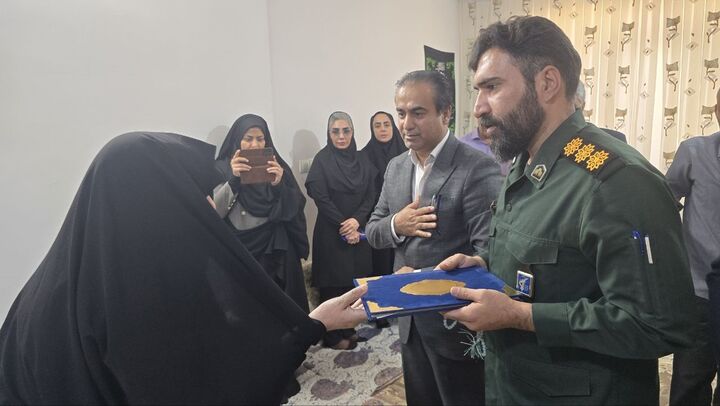 خانواده شهدا سرمایه‌های معنوی هستند