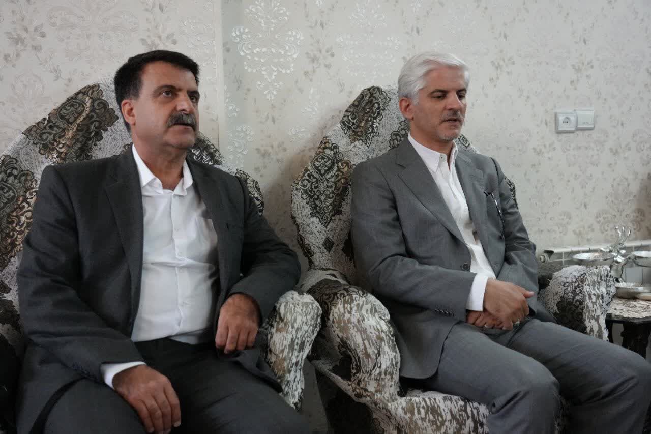 خانواده شهدا مظهر مقاومت و ایثار هستند