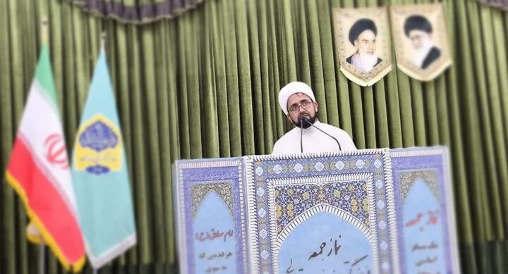 رهبری «ایران قوی» را به عنوان تنها راه علاج مشکلات یادآور شدند