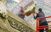 گل آرایی آستان مطهر علوی به مناسبت میلاد خاتم الانبیاء و صادق اهل بیت(ع)