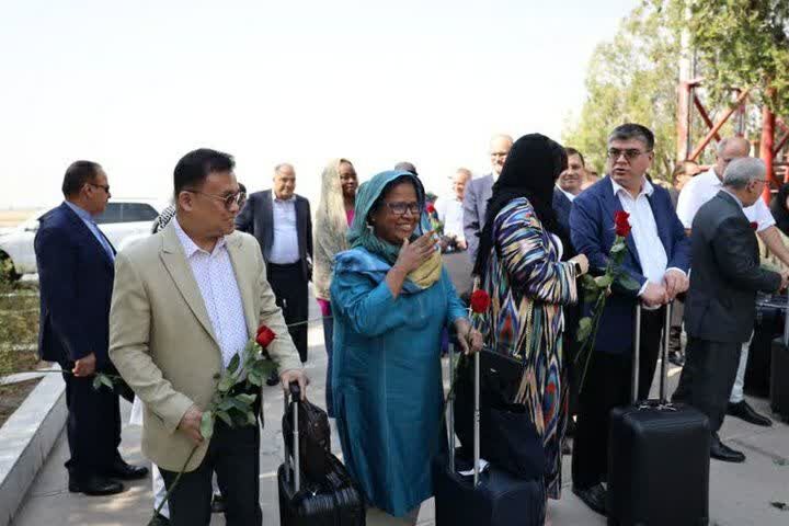 سفرا و نمایندگان ۱۷ کشور برای حضور در کنسرت تخت‌جمشید به شیراز آمدند