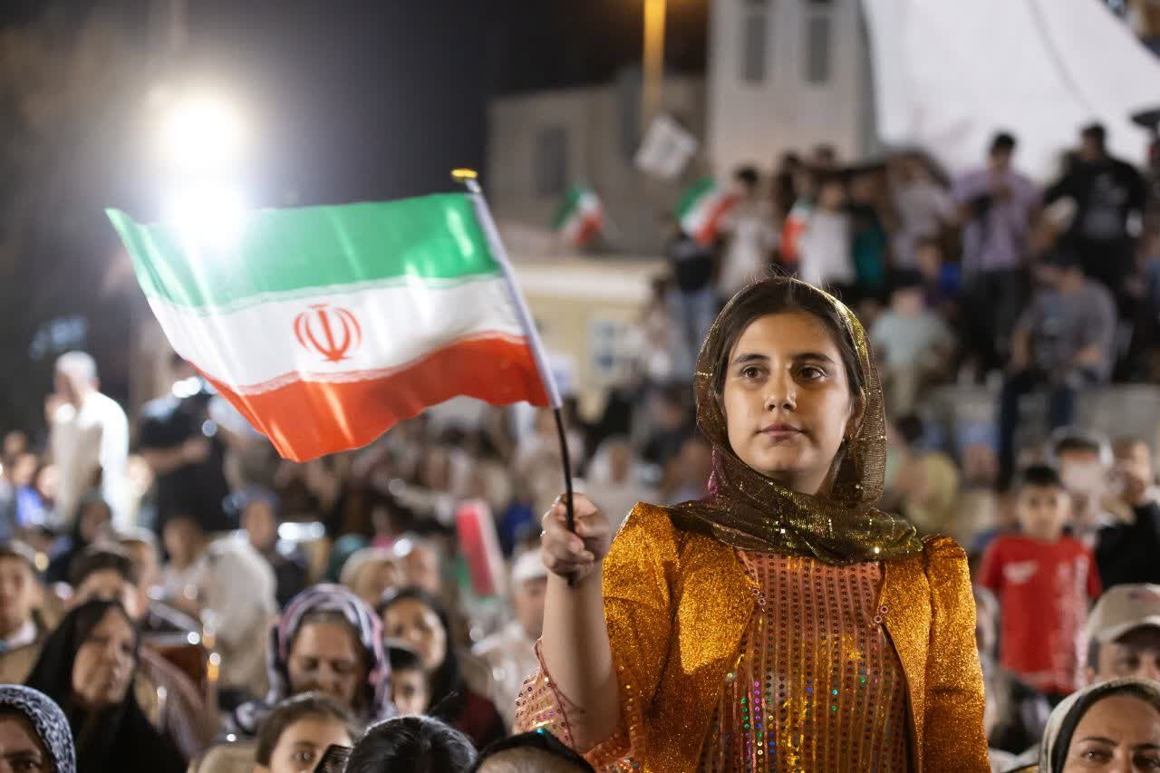 سنندج غرق در شادی امت احمد؛ جشن هزار و پانصدمین سالگرد میلاد پیامبر اکرم(ص) 