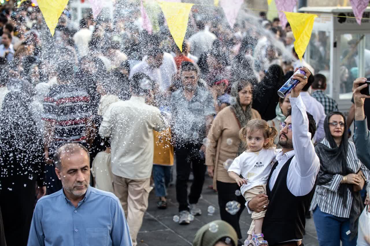 سنندج غرق در شادی امت احمد؛ جشن هزار و پانصدمین سالگرد میلاد پیامبر اکرم(ص)