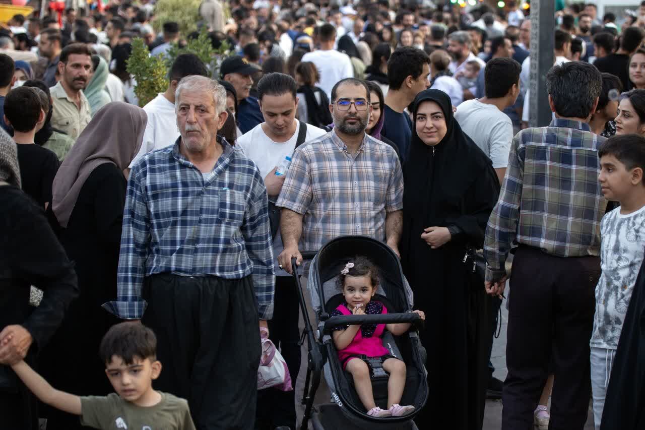 سنندج غرق در شادی امت احمد؛ جشن هزار و پانصدمین سالگرد میلاد پیامبر اکرم(ص)