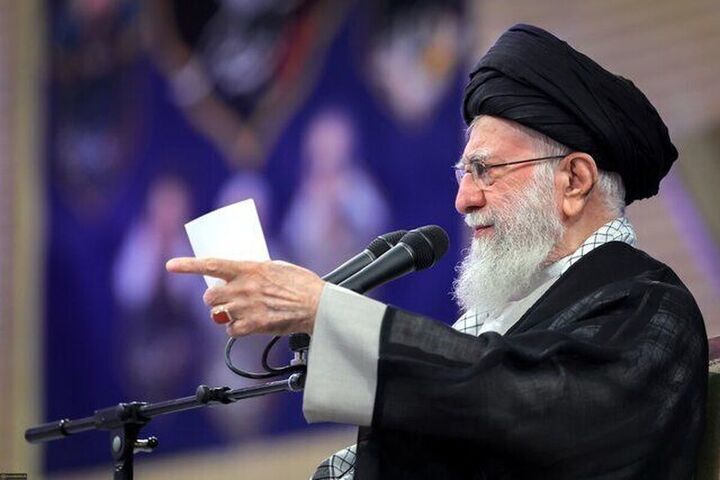 تاکید رهبر انقلاب بر لزوم عملی شدن وحدت