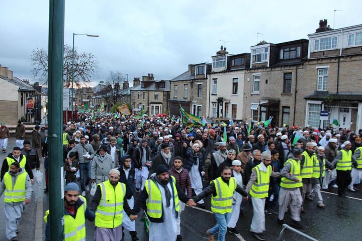 برگزاری راهپیمایی سالانه جشن میلاد پیامبر(ص) در بردفورد انگلیس