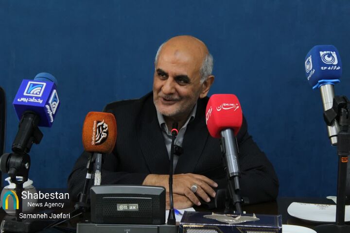 از اجرای سرود گروه‌های مسجدی و شب شعر تا محافل قرآنی و سینما سیار