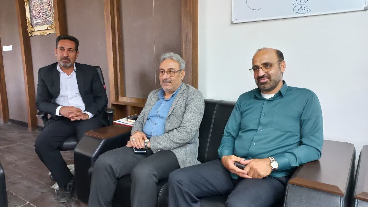 دیدار مسئولان تشکلهای میانی اداره تبلیغات اسلامی با شهردار آران و بیدگل