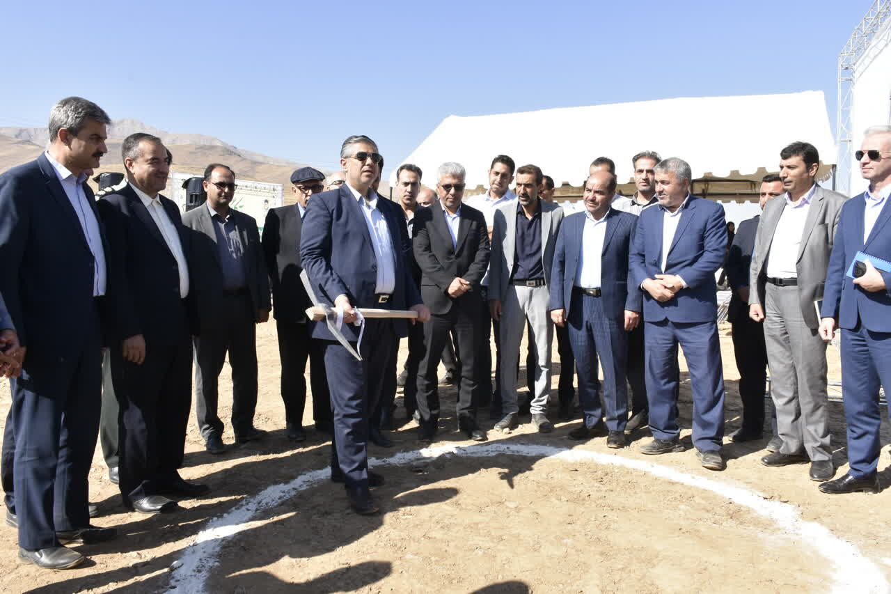 آغاز عملیات اجرایی ۲نیروگاه خورشیدی به ظرفیت ۶ مگاوات در اراک