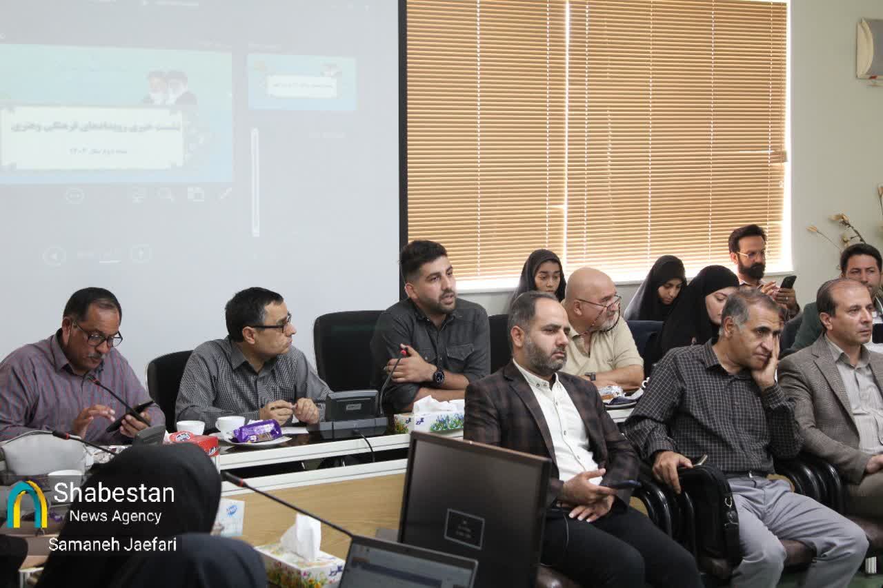 از اجرای سرود گروه های مسجدی و شب شعر تا محافل قرآنی و سینما سیار