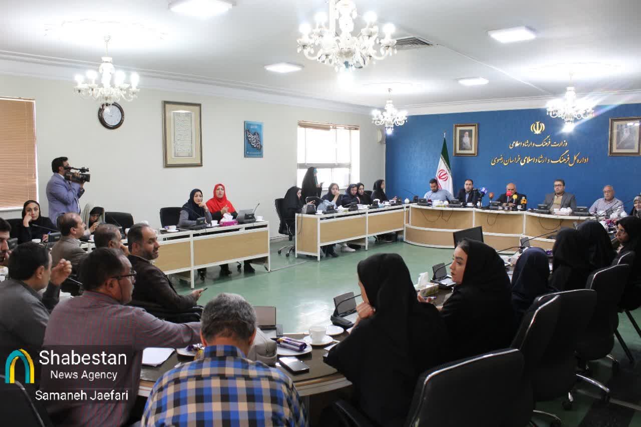 از اجرای سرود گروه های مسجدی و شب شعر تا محافل قرآنی و سینما سیار