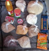 توزیع ۳۴ بسته معیشتی توسط مؤسسه قرآن و عترت بیت‌الزهرا(س) آران و بیدگل