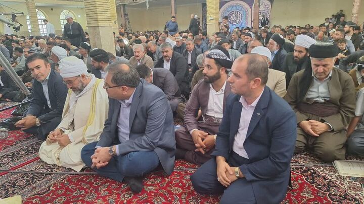 شرکت معاون فرهنگی ستاد هماهنگی کانون های مساجد کشور در آیین جشن بزرگ وحدت در جوانرود 