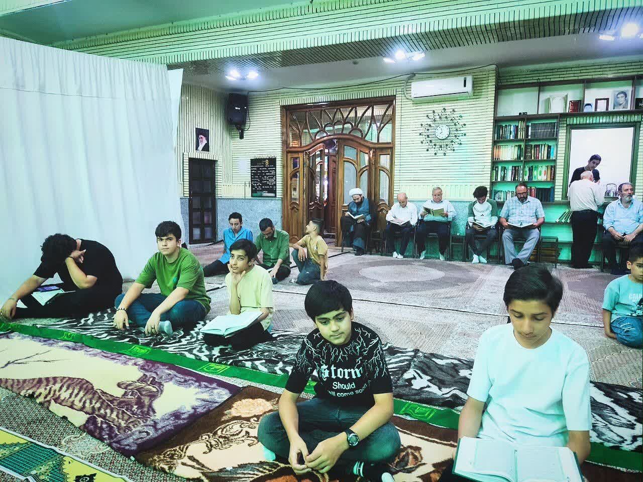 مسجد تخصصی نوجوانان که حتی برای بزهکاران و زباله‌گردها هم برنامه دارد