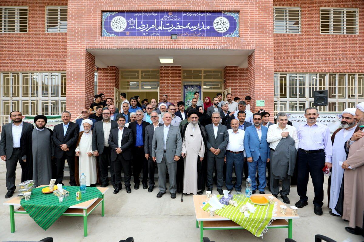 از ایمان تا آموزش؛ آیت‌الله نورمفیدی هجدهمین مدرسه را به دانش‌آموزان هدیه داد