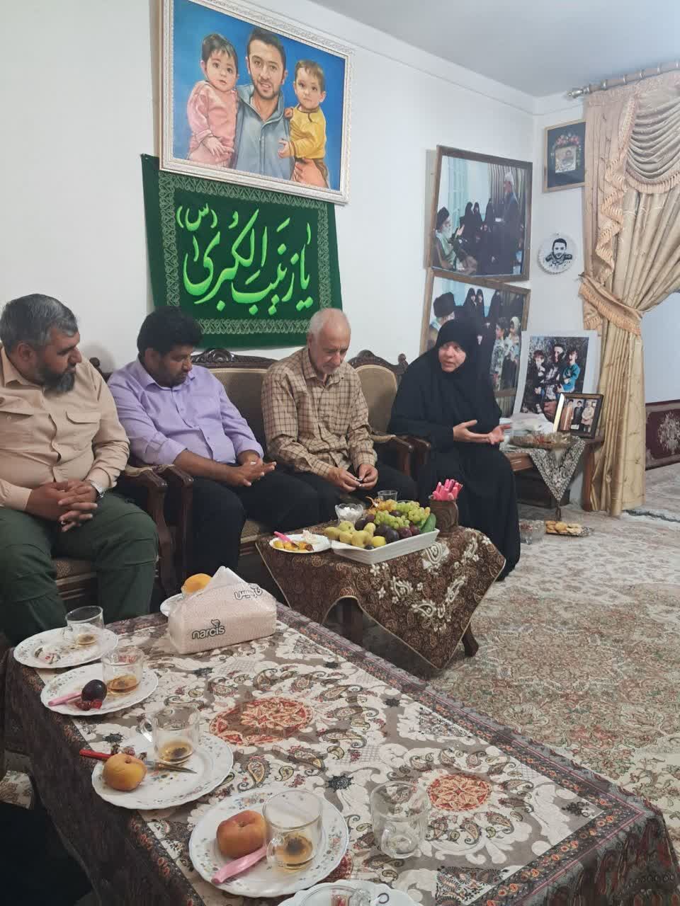 تجدید بیعت بچه مسجدی‌های نکا با خانواده شهید مشتاقی