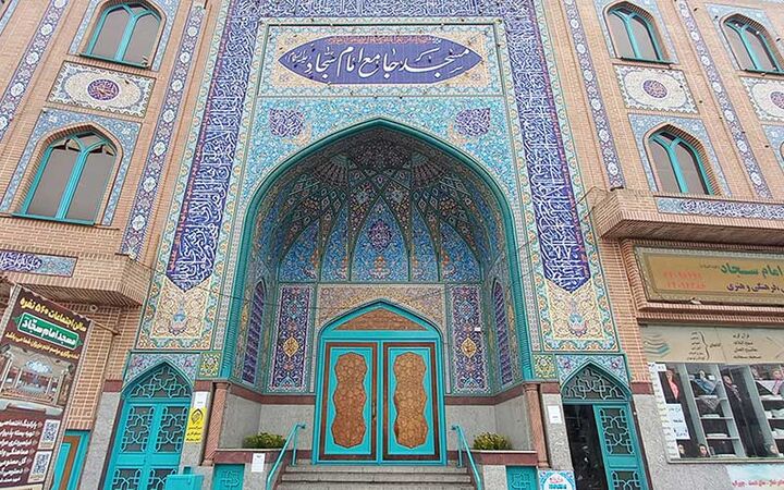 این مسجد در جنگ ۱۲روزه پایگاه تبیین بود