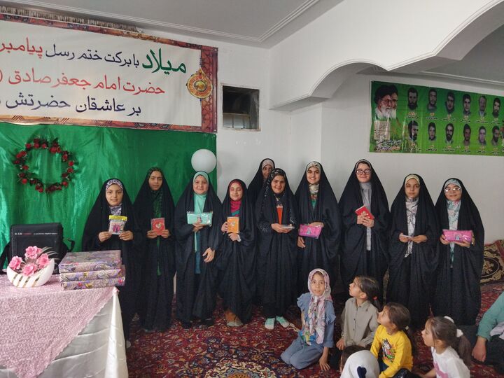 مادران و کودکان چشمه پهن مهمان جشن میلاد و اختتامیه کلاس‌های قرآن شدند